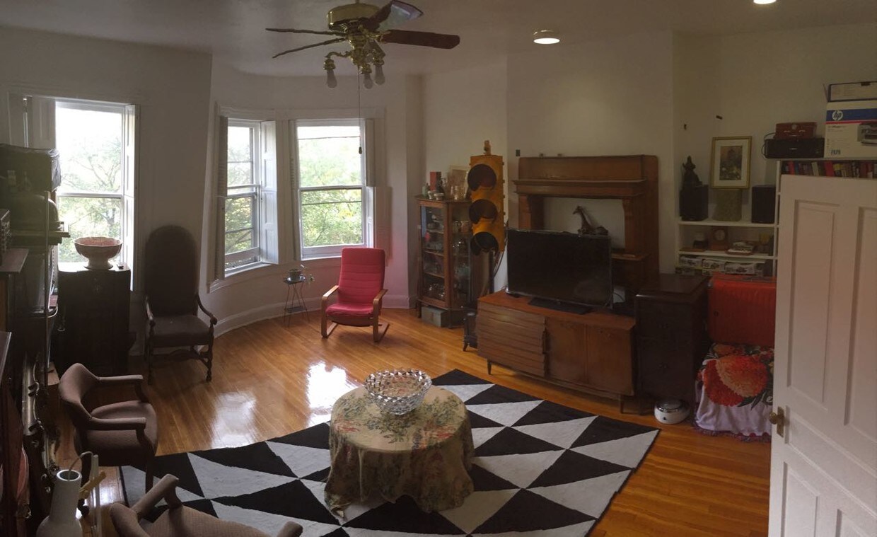 Primary Photo - 1616 Park Ave