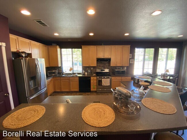 Building Photo - 3 br, 2 bath House - 2306 N Rock Creek Dr