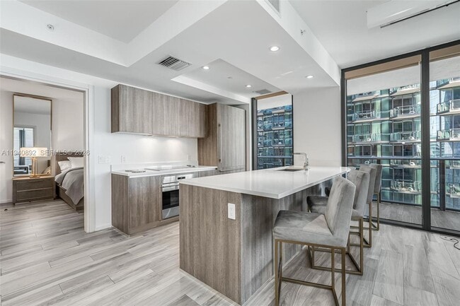 Building Photo - 801 S Miami Ave