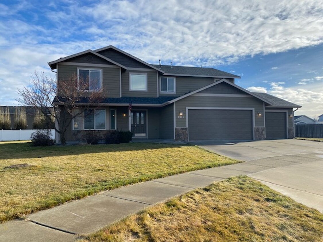 Primary Photo - Located On Cul-De-Sac 4BR, 2.5BA Cheney Ho...