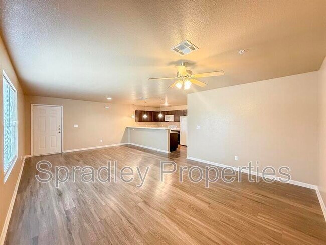 Foto del edificio - 255 E 5th Ave