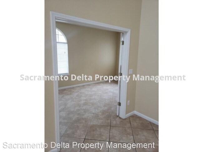 Foto del edificio - 4 br, 3 bath House - 400 Aviator Circle