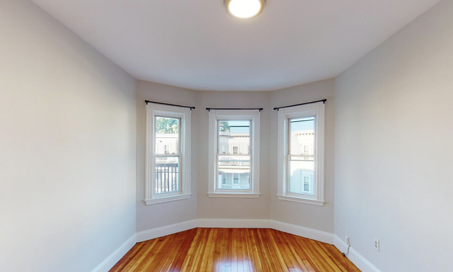 Building Photo - 26 Taft St