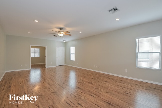 Building Photo - 9657 N Deimos Dr