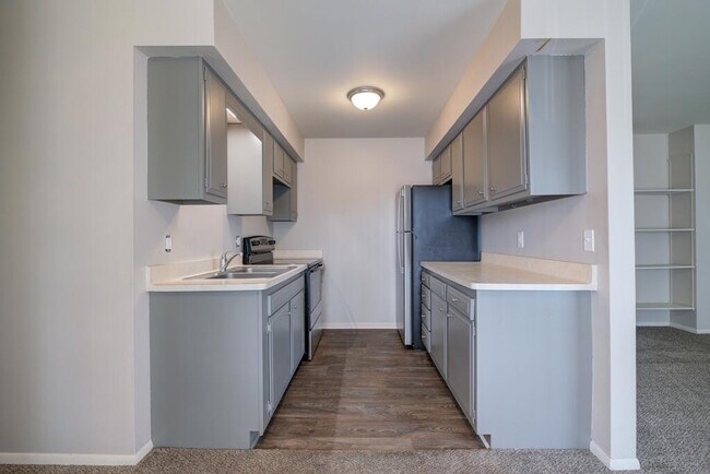 Foto del edificio - 305 Maple Ave