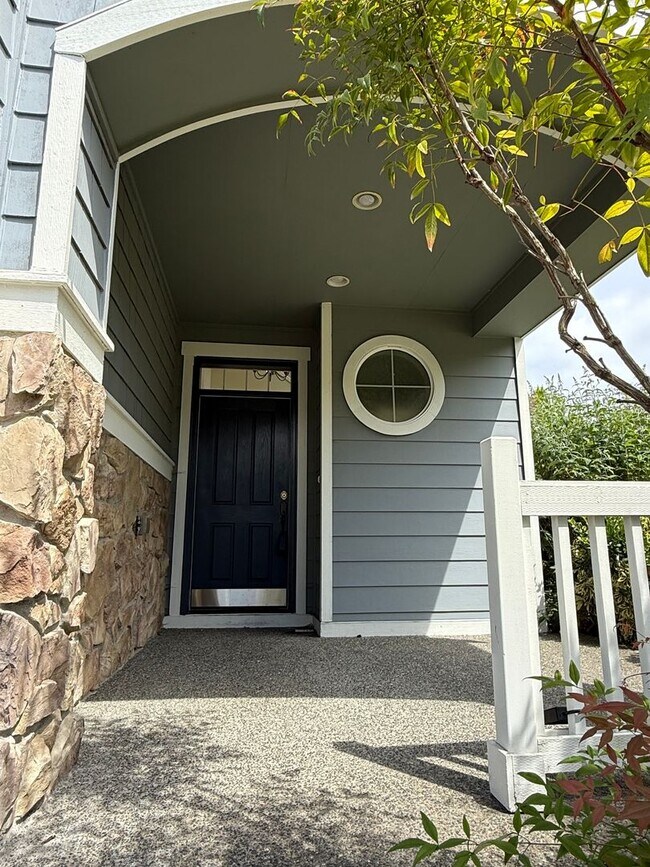Foto del edificio - For Rent – Bright & Spacious Home with Bonus Room