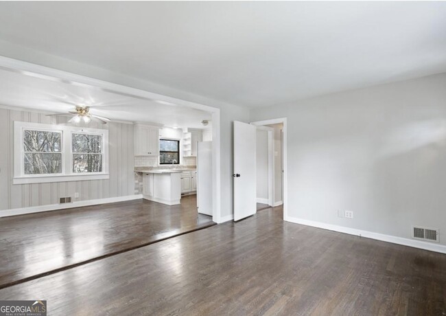 Foto del edificio - 2715 Hicks Rd