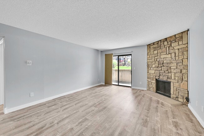 Building Photo - 400 Zang St