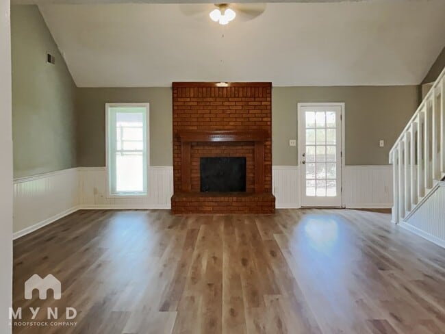 Building Photo - 6718 Lake Point Cir
