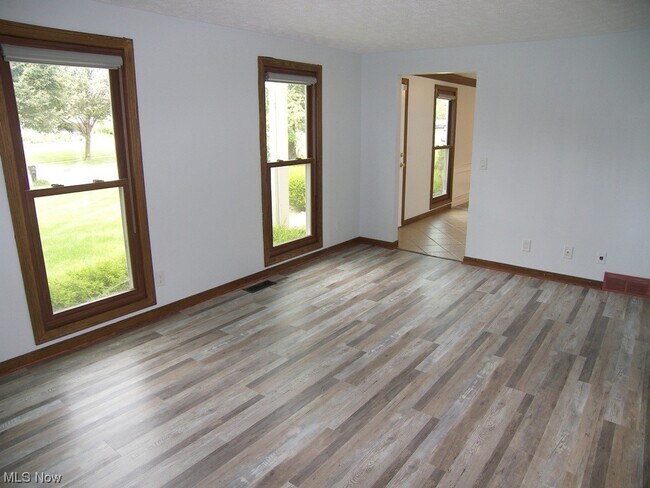 Building Photo - 32156 S Roundhead Dr
