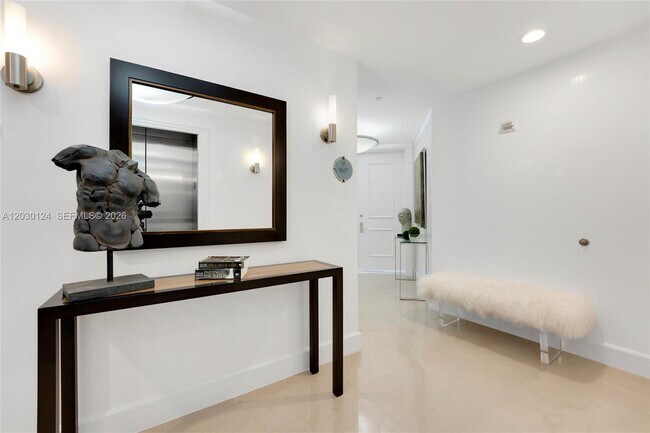 Foto del edificio - 5959 Collins Ave