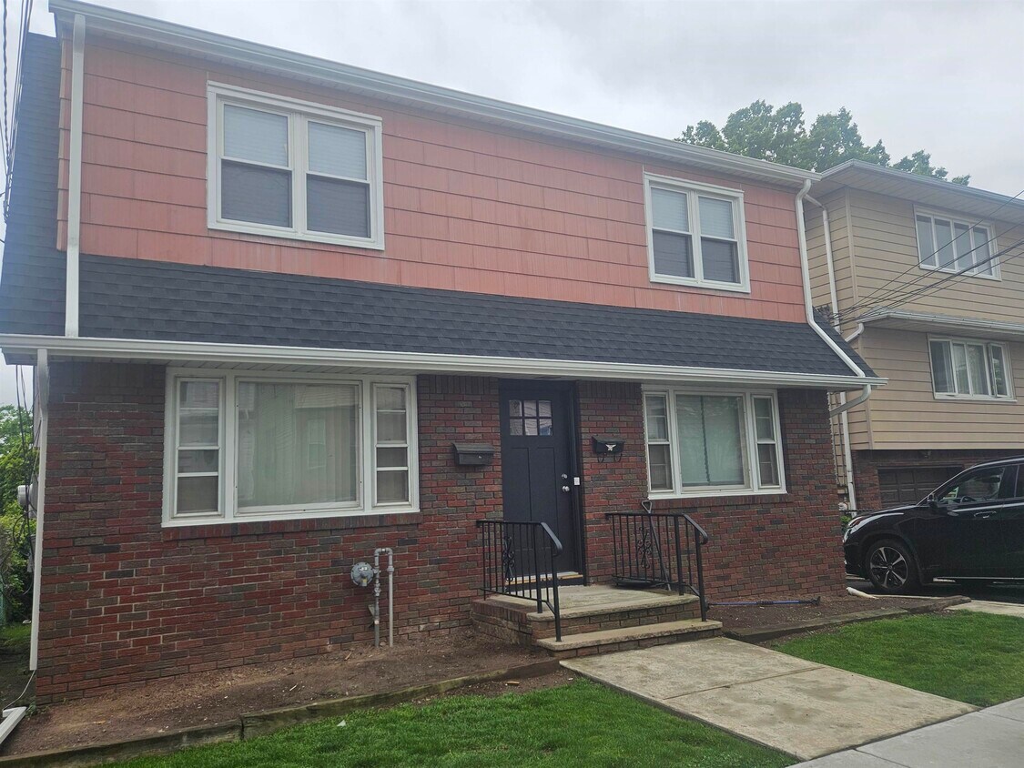 Primary Photo - 736 3rd St
