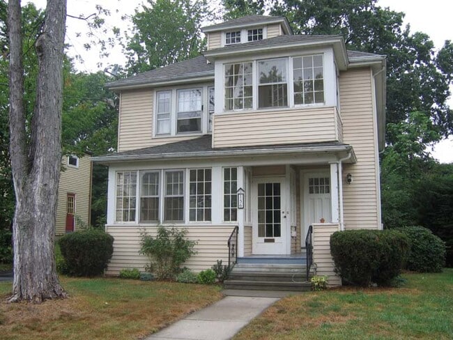 Building Photo - 154 Edgemere Ave