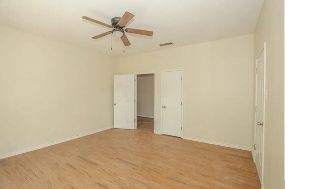 Building Photo - 1800 S Main St