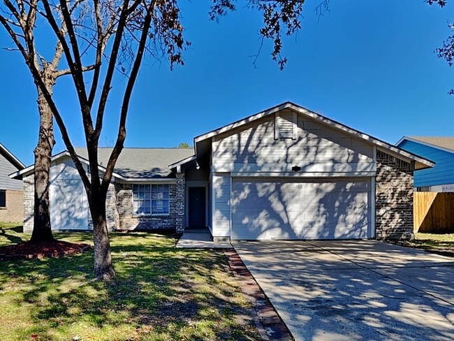 Building Photo - 16302 N Cross Dr