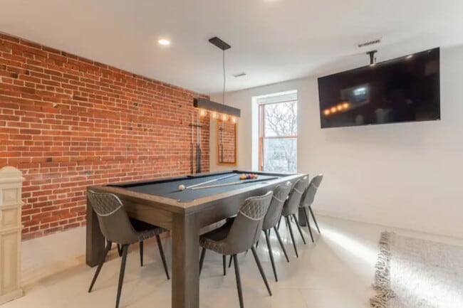 Building Photo - 4107 R. Saint-Denis