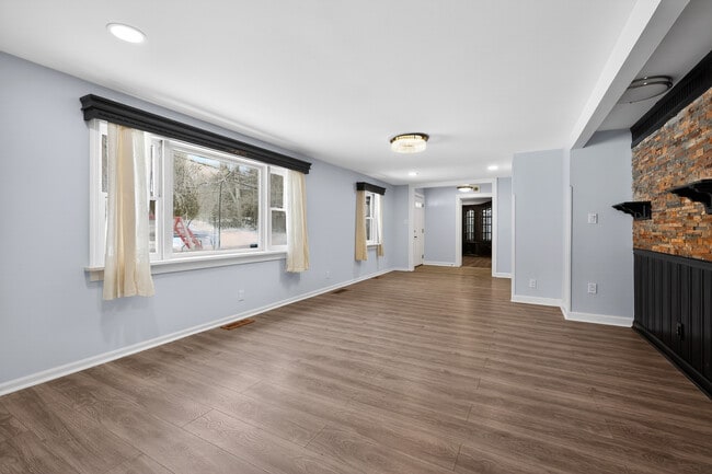 Building Photo - 615 Monroe Turnpike