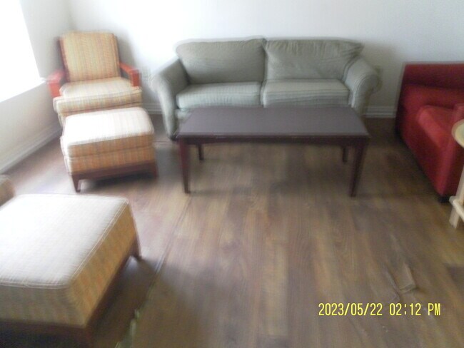 Foto del edificio - 205 Brooks Blvd