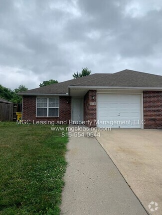 Building Photo - 916 SW Sandy Ln