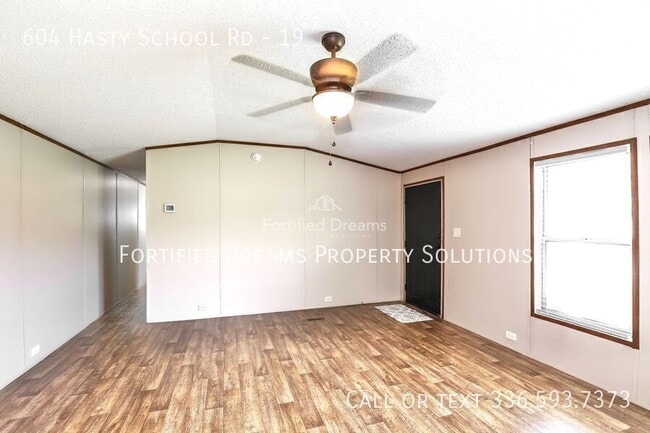 Building Photo - 604 Hasty School Rd