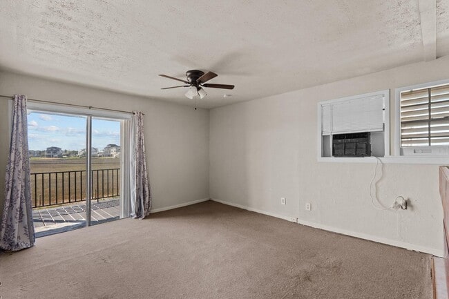 Building Photo - 810 93rd St