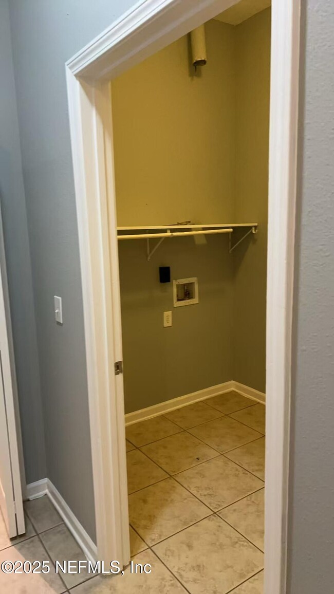 Building Photo - 13827 Herons Landing Way