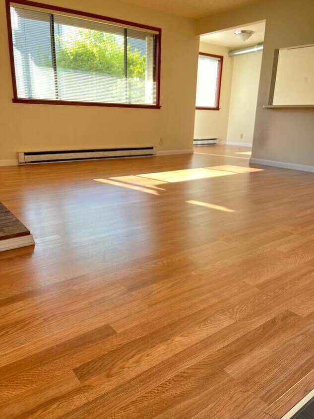 Foto principal - 925 N 167th St