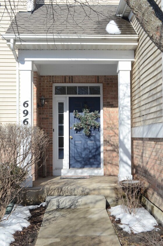 Primary Photo - 696 N Hidden Prairie Ct