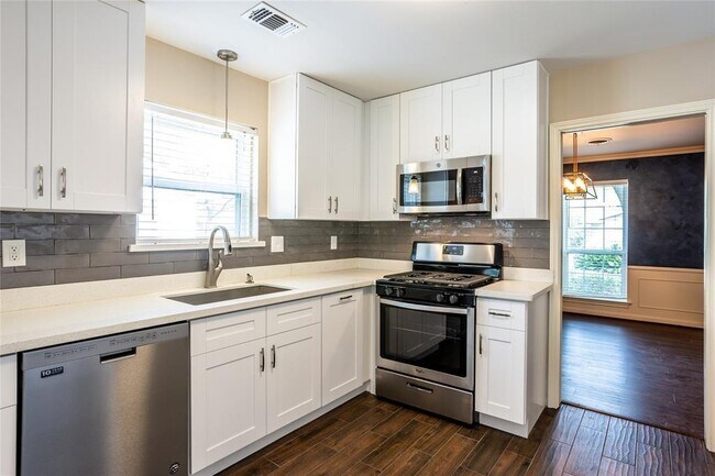 Foto del edificio - 2114 Walnut Bend Ln