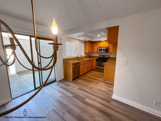 Building Photo - 27916 Ridgecove Ct N