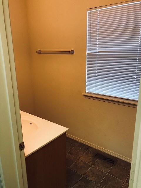 Building Photo - 1782 N Gregg Ave