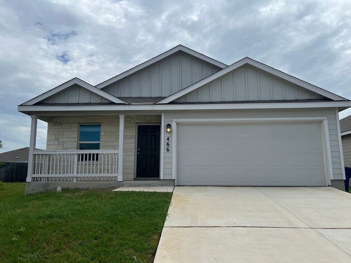 Foto principal - Beautiful 4 bedroom, 2 bath in NBTX