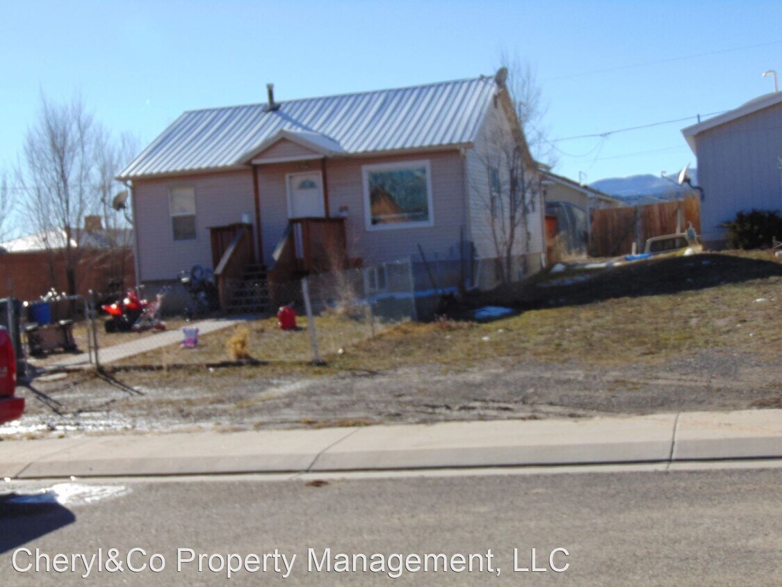 Primary Photo - 3 br, 2 bath House - 447 Charles Avenue