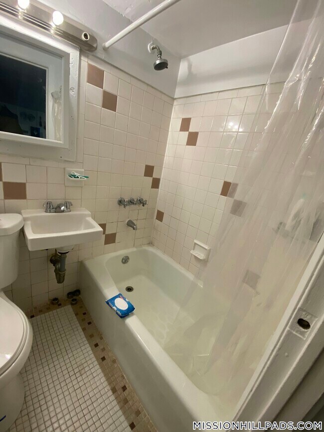 Building Photo - 28 S Huntington Ave