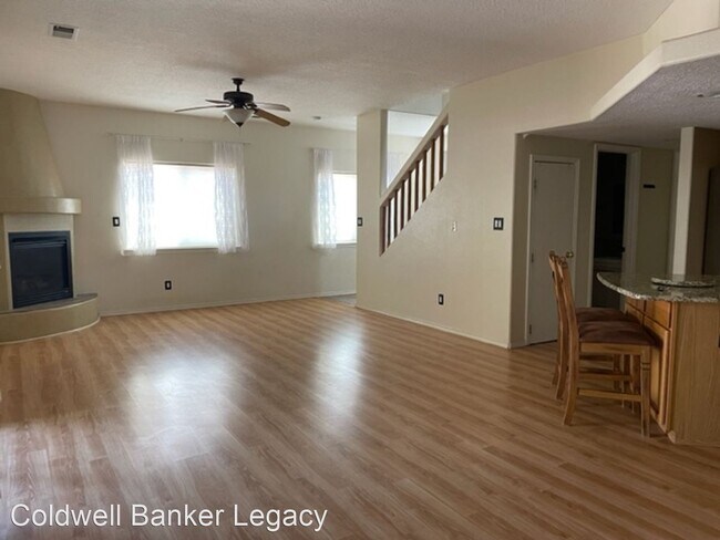 Building Photo - 3 br, 3 bath House - 7327 Dancing Eagle Av...