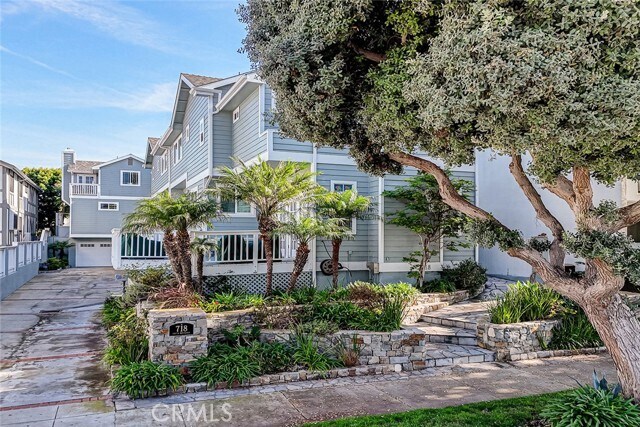 Primary Photo - 718 S Broadway