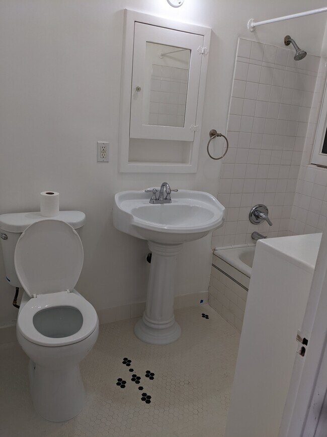 Bathroom - 1808 Lucretia Ave