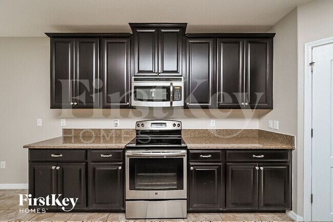 Foto del edificio - 2704 Garden Falls Dr