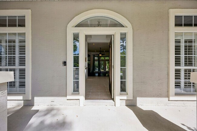 Building Photo - Spacious North Hampton Home with Golf Views & Resort-Style Amenities