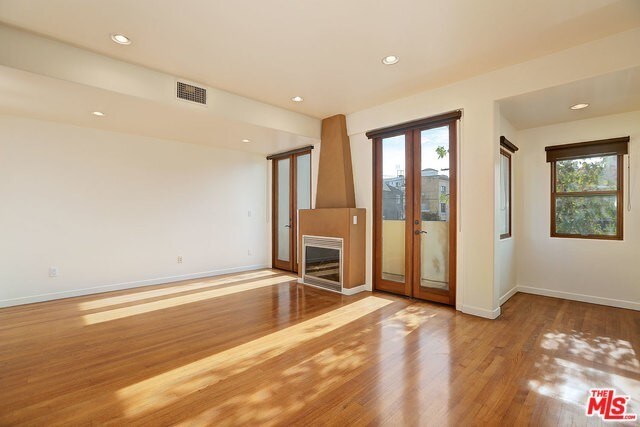 Building Photo - 210 Pacific Ave