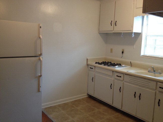 Photo - 954 St Charles Ave NE