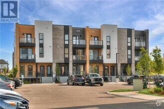 Building Photo - 261 Woodbine Ave
