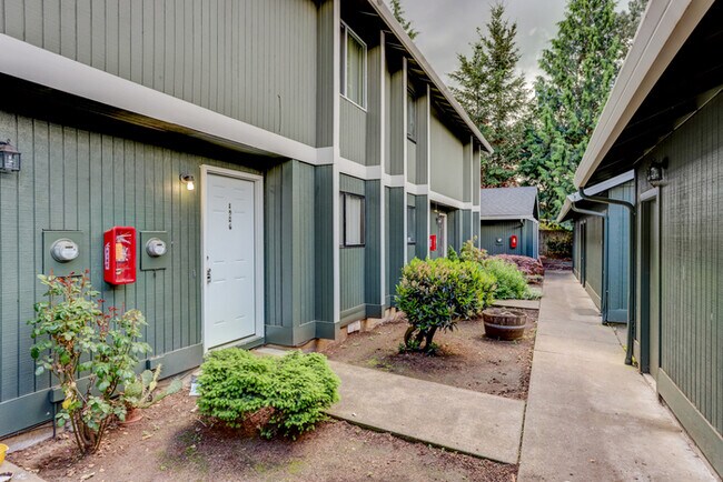 Building Photo - We have the 2 bed/1.5 bath you’ve been wai...