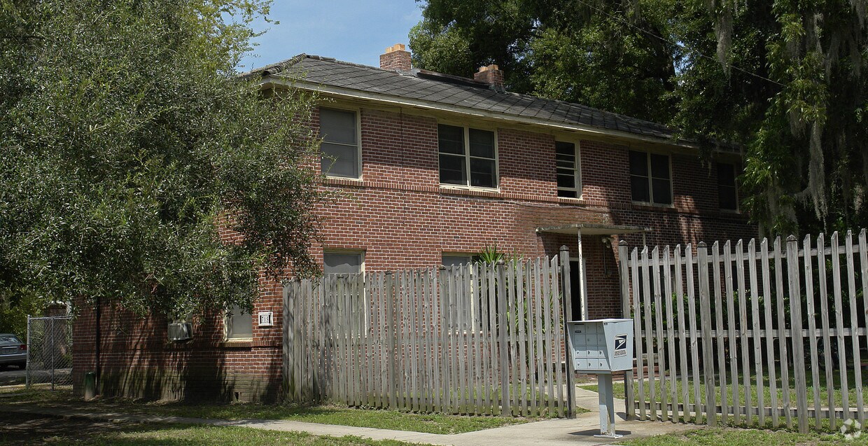Foto principal - 715 SW 9th St