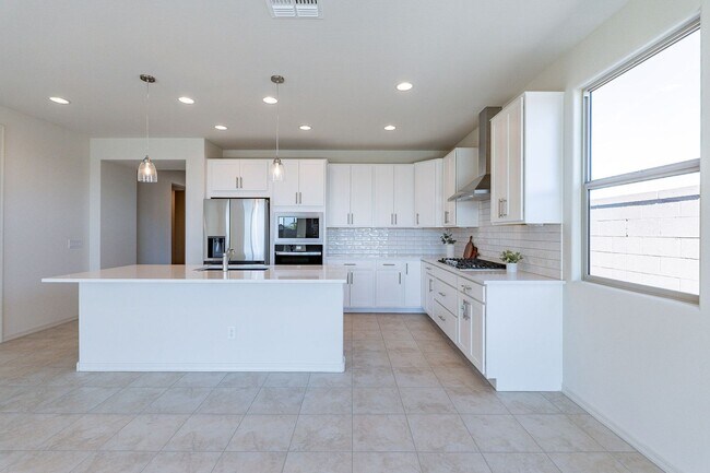 Foto del edificio - Luxury Living in McClellan Ranch: 4-Bedroo...