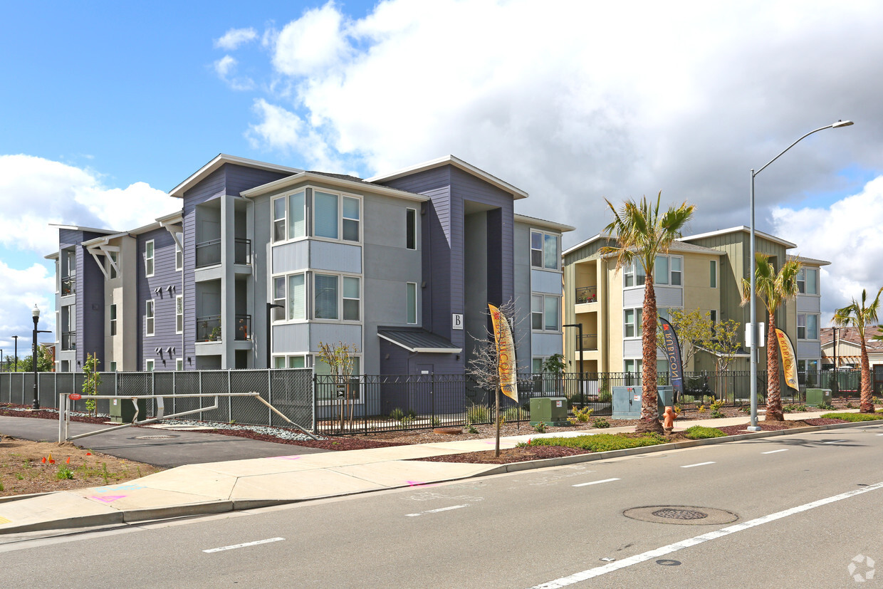 Building Photo - Rubicon at Reynolds Ranch