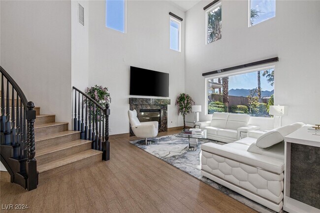 Building Photo - 729 Pinnacle Heights Ln
