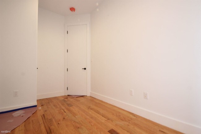 Building Photo - 263 Boerum St