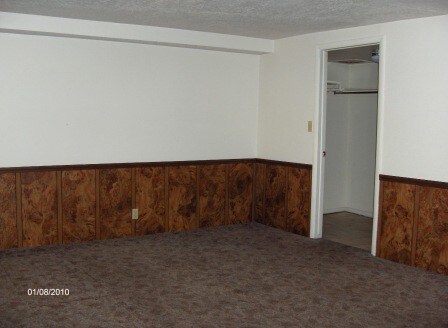 Building Photo - 1066 E 260 S