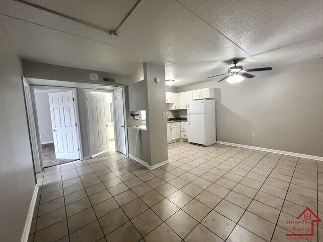 Foto del edificio - 915 S Seminole Dr